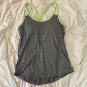 Athleta workout tank with built in bra
